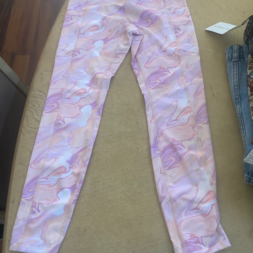 Avis leggings sz XS pink/purple NWT